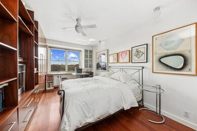 The Blue Building unit 10C, Bronx, NY 10463 - photo 7