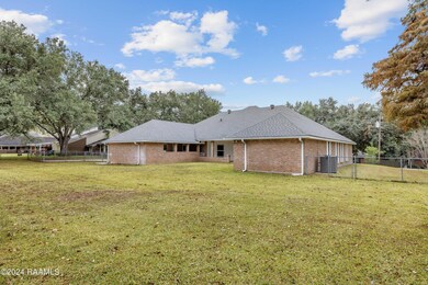 311 Acorn Dr-27