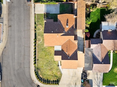 1013 Cypress Way, Tehachapi, CA 93561 - photo 6