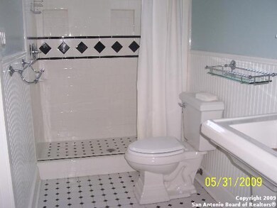 140 Cedar St unit CARRIAGE HOUSE, San Antonio, TX 78210 - photo 5