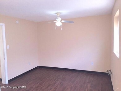 450 Shook Ave unit 1st floor, Stroudsburg, PA 18360 - photo 4