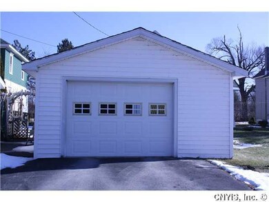Parking Lot/Garage