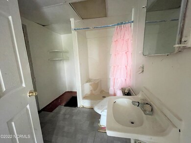 006 611A W 3rd Bath