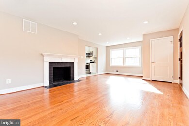 1903 Paul Spring Pkwy, Alexandria, VA 22308 - photo 7