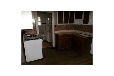 2235 Lyon St, Des Moines, IA 50317 - photo 5