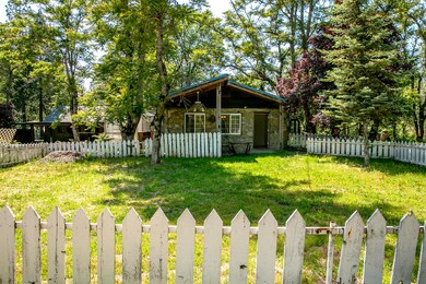 9394 Blackwell Rd, Central Point, OR 97502 - photo 5