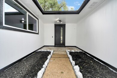 Entryway with privacy