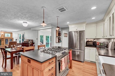 2406 Freetown Dr, Reston, VA 20191 - photo 3