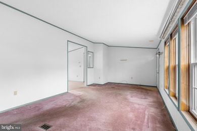 907 Lakeview Dr, Green Lane, PA 18054 - photo 4