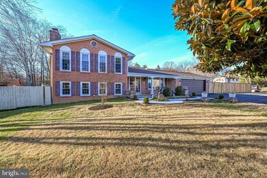 2108 Woodford Rd, Vienna, VA 22182 - photo 2