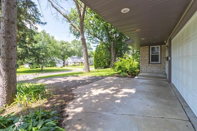 201 Turnpike Rd, Golden Valley, MN 55416 - photo 4