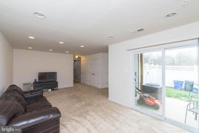 8532 Stansbury Lake Dr, Baltimore, MD 21222 - photo 4