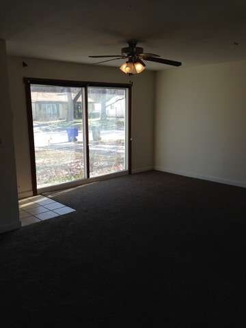 62 Sparrow Rd, Carpentersville, IL 60110 - photo 3