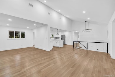 1 Richardson Ave, Sea Cliff, NY 11579 - photo 5