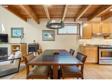 3702 SW Sweetbriar Dr, Portland, OR 97221 - photo 7