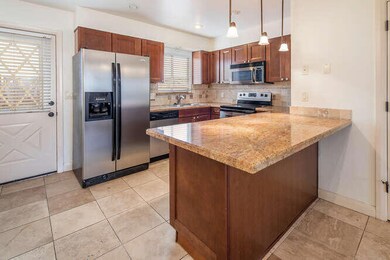 1757 W 950 N St George UT-small-006-004-