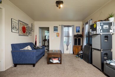 136 and 136.5 SW Third St (2 of 20)
