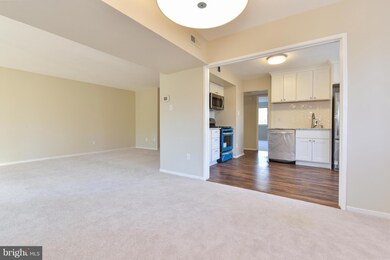 1667 Parkcrest Cir unit 200, Reston, VA 20190 - photo 6