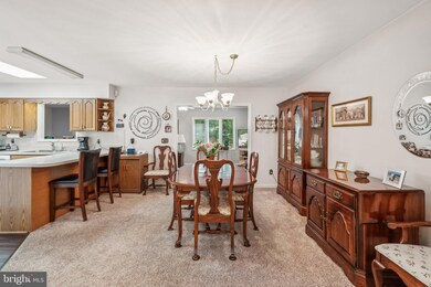 102 Stratford Cir, Locust Grove, VA 22508 - photo 7