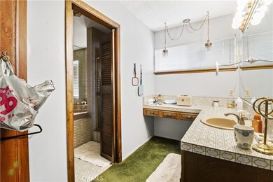 13860 Dahlgren Dr, Victorville, CA 92395 - photo 5