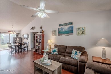 16-web-or-mls-5617 West Chop Way-116