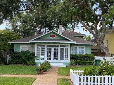 1306 Marshall St, Houston, TX 77006 - photo 2