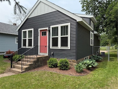 1028 Chauncey St, Eau Claire, WI 54701 - photo 3