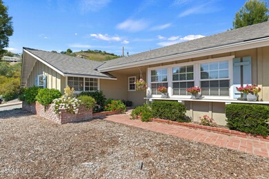 07 - Front Walkway