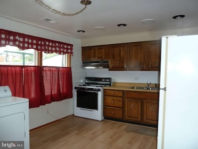 3034 Lorena Ave, Baltimore, MD 21230 - photo 4