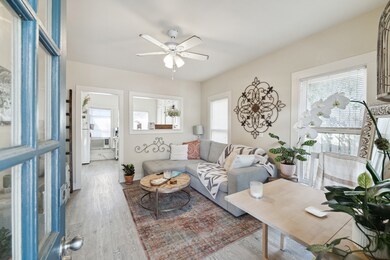 909 Harvard St, Houston, TX 77008 - photo 5