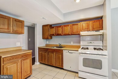 6067 Majors Ln unit 2H14, Columbia, MD 21045 - photo 4