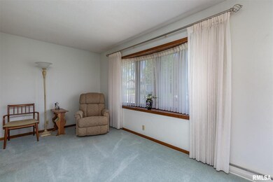 629 Westerfield Rd, Davenport, IA 52806 - photo 3