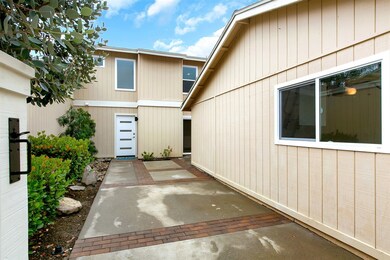 318 Village Run E, Encinitas, CA 92024 - photo 3