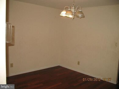 9433 Bethany Place, Montgomery Village, MD 20886 - photo 2