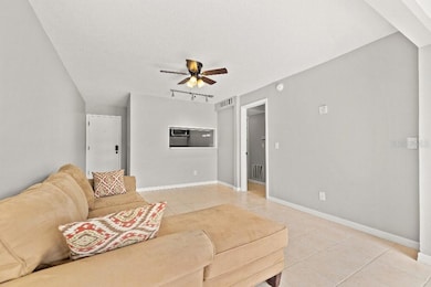 10423 Carrollbrook Cir unit 102, Tampa, FL 33618 - photo 4