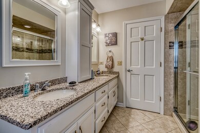 721 Burgess Hill Rd unit 2, Naperville, IL 60565 - photo 3