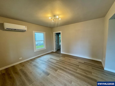 361 Clay St W, Monmouth, OR 97361 - photo 7