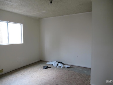 149 1/2 E 2nd St, Buttonwillow, CA 93206 - photo 7