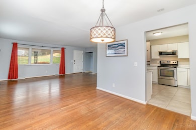 3745 Reemelin Rd, Cincinnati, OH 45211 - photo 4