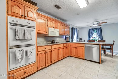 8812 Old Walnut Rd, Ocean Springs, MS 39564 - photo 5