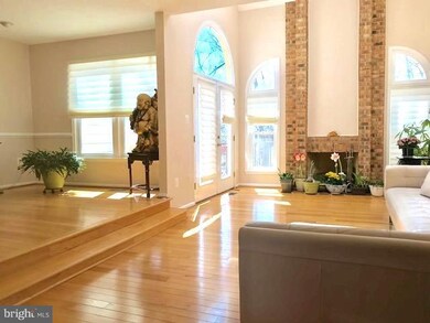 12202 Tildenwood Dr, Rockville, MD 20852 - photo 3