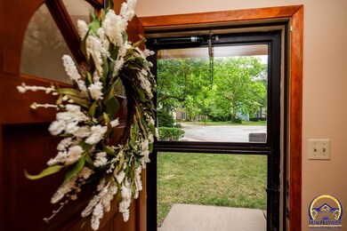 3336 SW Birchwood Cir, Topeka, KS 66614 - photo 3