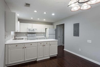 3248 Queensgate Way Mount-small-007-3-DK