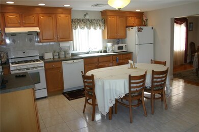 Kitchen will full appliances