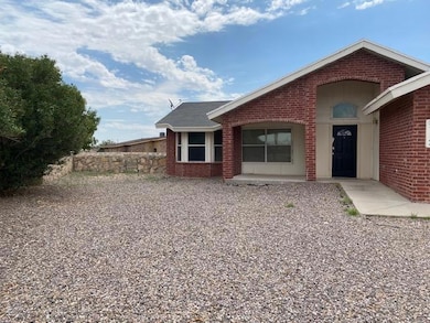 512 Adrian Ct, Horizon City, TX 79928 - photo 2