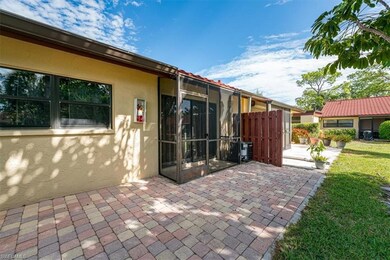 2009 Pine Isle Ln unit 2009, Naples, FL 34112 - photo 3