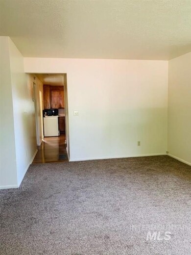 629 W Butterfield St, Weiser, ID 83672 - photo 5