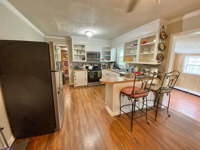 110 Dorsey St, Calhoun, GA 30701 - photo 2