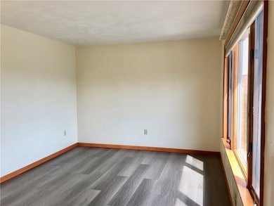 809 Sean Ct, Clairton, PA 15025 - photo 2