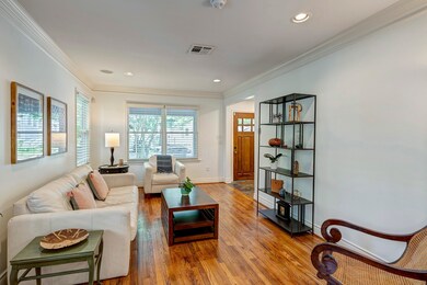 943 Columbia St, Houston, TX 77008 - photo 5